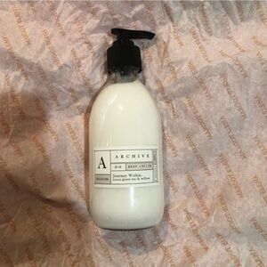 Archive body lotion in scent Journey Within